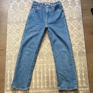 Levi’s Ribcage Straight Ankle Jeans